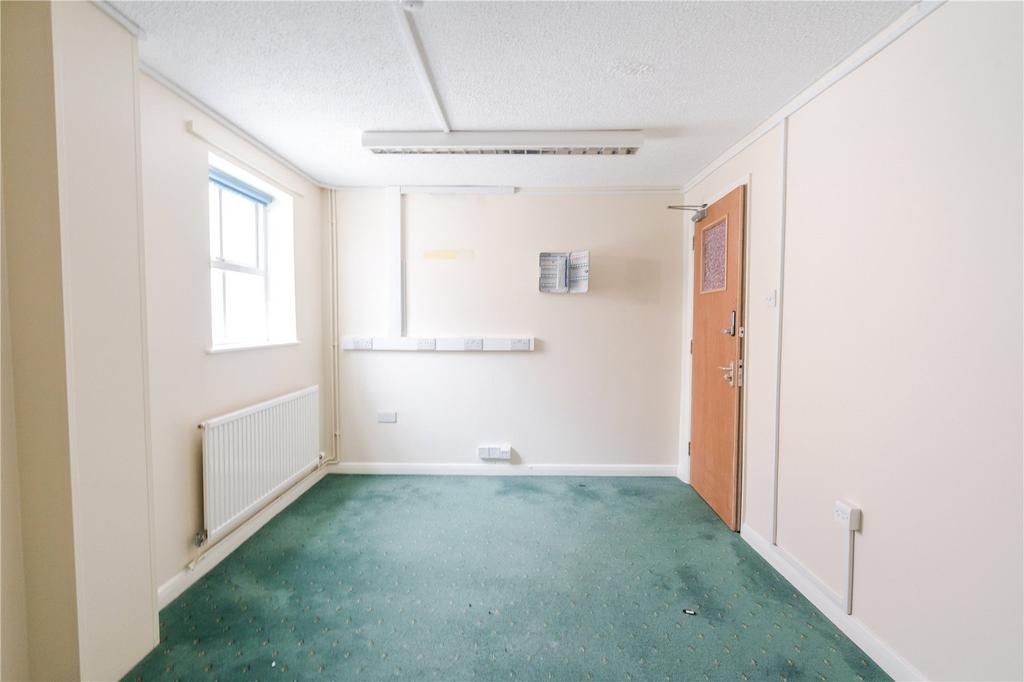 Office/9 -Living/Bed