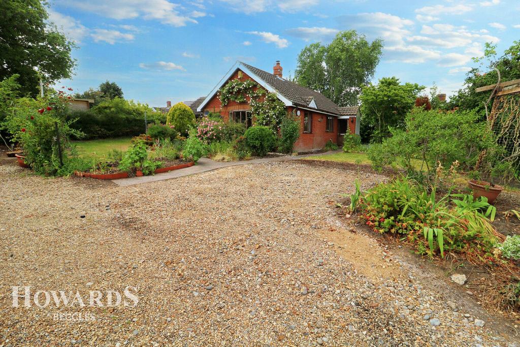 Hulver Street, Beccles 2 bed detached bungalow for sale £300,000