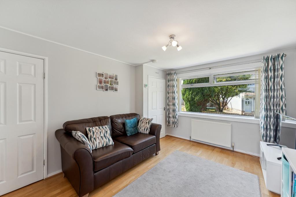 Culzean Crescent, Newton Mearns... 2 bed end of terrace house £175,000
