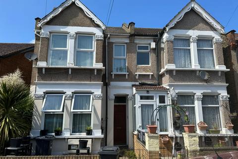 2 bedroom flat to rent, St. Marys Road, Ilford, Essex, IG1 1QY