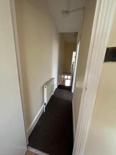 2 bedroom flat to rent, St. Marys Road, Ilford, Essex, IG1 1QY