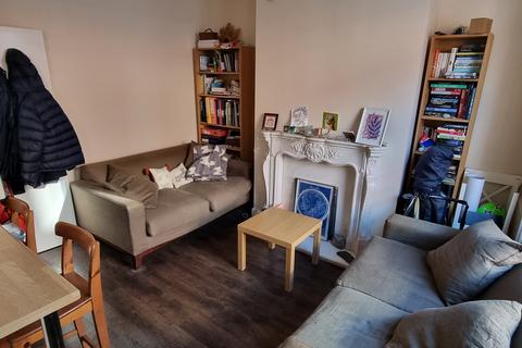 17 Thornville Avenue, Leeds, LS6 1JS