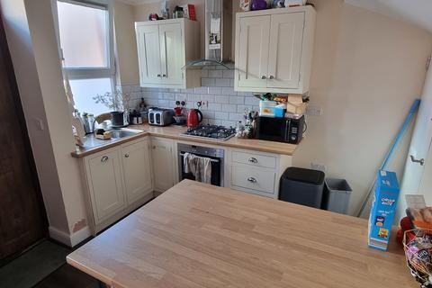 17 Thornville Avenue, Leeds, LS6 1JS
