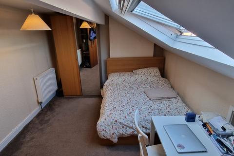 17 Thornville Avenue, Leeds, LS6 1JS