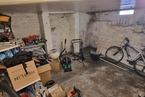 17 Thornville Avenue, Leeds, LS6 1JS