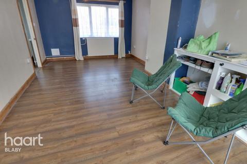 3 bedroom terraced house for sale - Monmouth Drive, Leicester