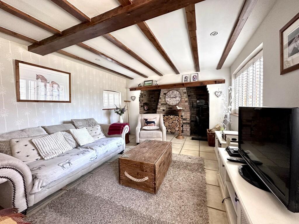 Lily Rose Cottage, Victoria Street, Littleport, Ely, Cambridgeshire 4 bed detached house for