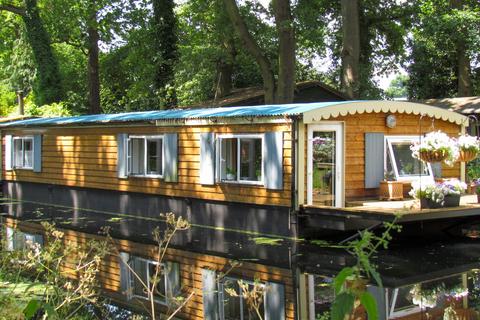 1 bedroom houseboat for sale, Scotland Bridge Lock, New Haw KT15