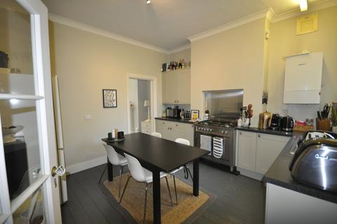 1 bedroom flat to rent, Nassau Road, Barnes, SW13