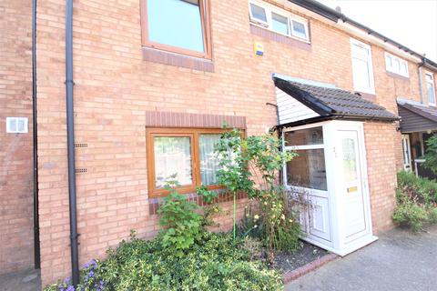 3 bedroom terraced house to rent, Gregory Road, Romford