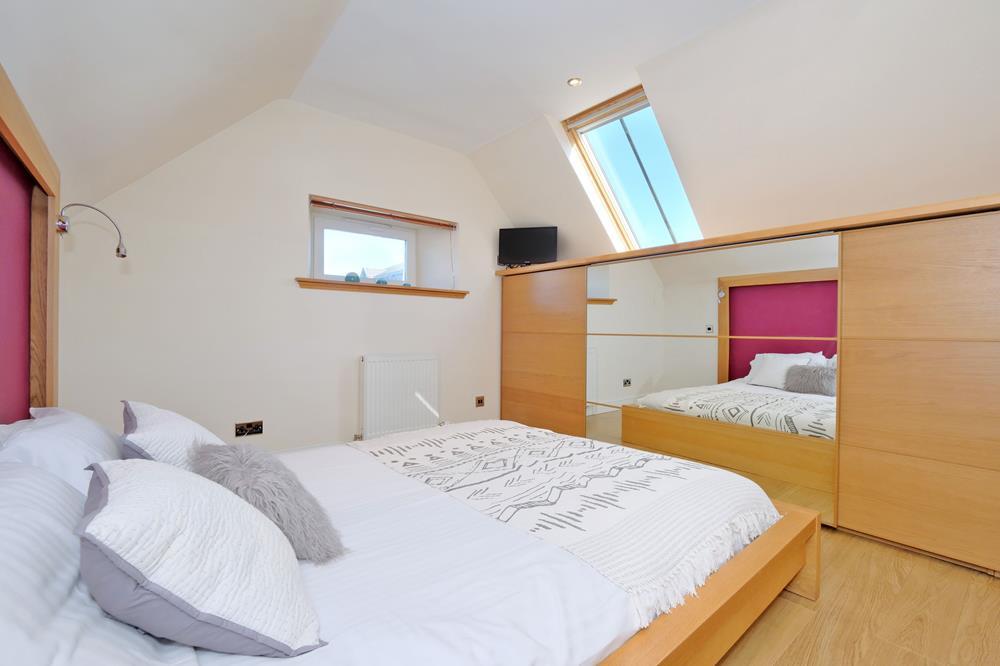 Master Bedroom photograph 3