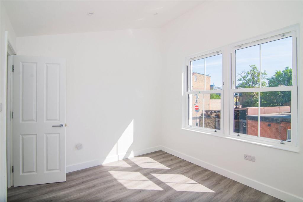 Holly Road, Twickenham, TW1 2 bed apartment for sale £375,000