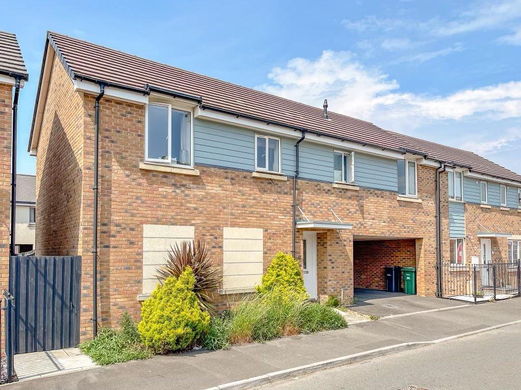 Nimbus Road, Haywood Village, WestonSuperMare, North Somerset, BS24 2 bed parking £925 pcm