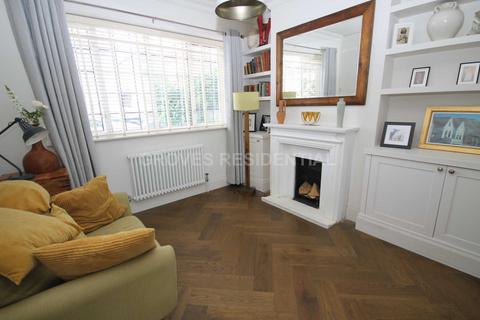 16 Grayham Road, New Malden, KT3 5HR