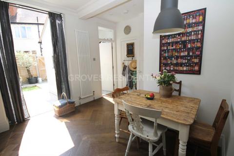 16 Grayham Road, New Malden, KT3 5HR