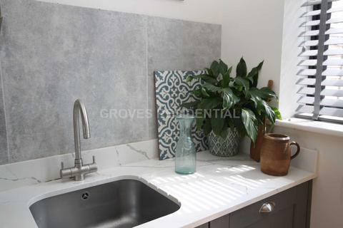 16 Grayham Road, New Malden, KT3 5HR