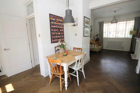 16 Grayham Road, New Malden, KT3 5HR