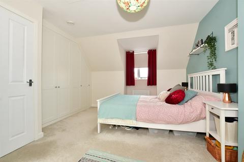 11 Worcester Drive, Swanley, BR8 8FF