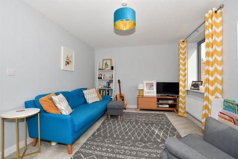 11 Worcester Drive, Swanley, BR8 8FF