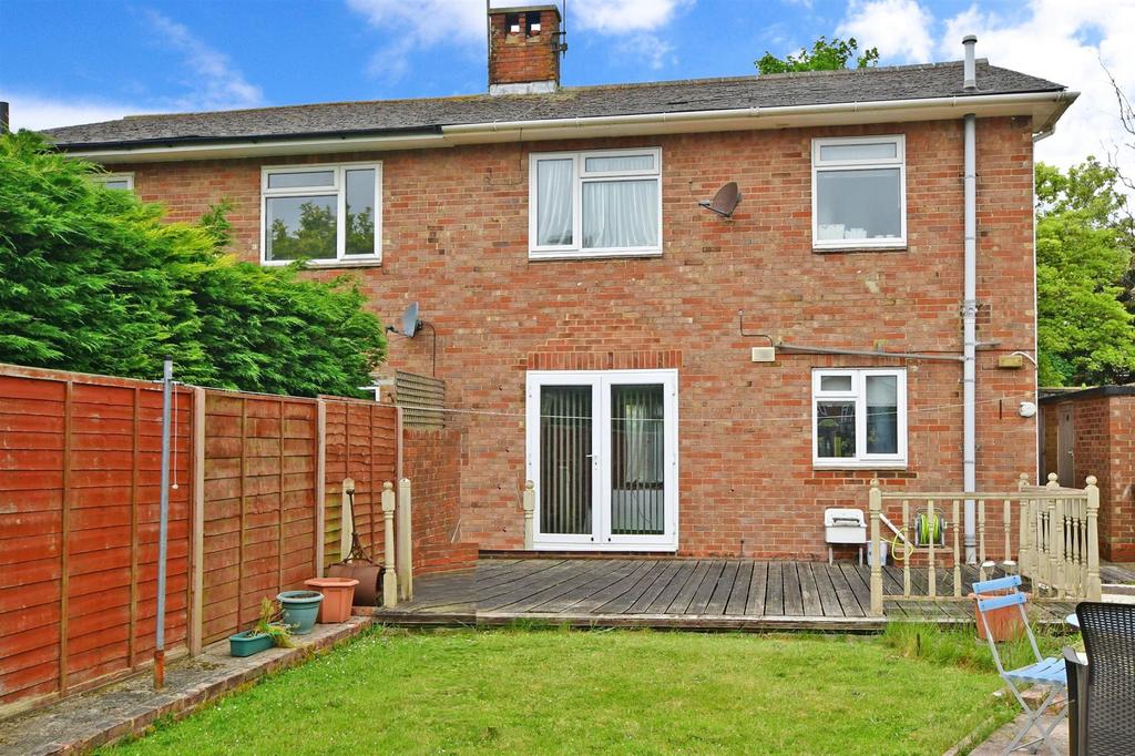 Limbrick Lane, GoringBySea, Worthing, West Sussex 3 bed semidetached