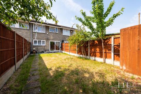16 Liphook Close, Hornchurch, RM12 4LS