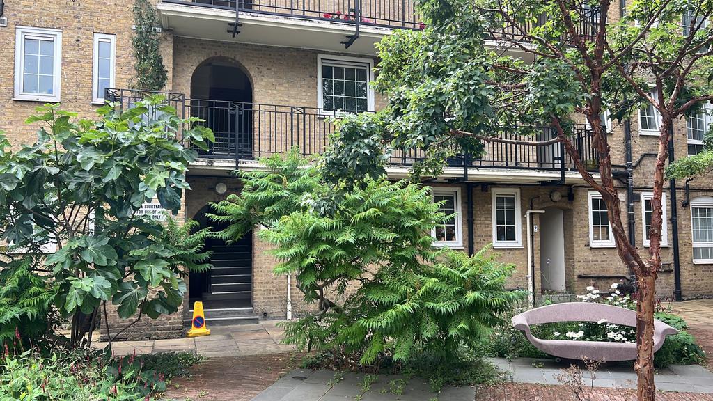 Birchfield House, Birchfield Street, London, e14 3 bed apartment £