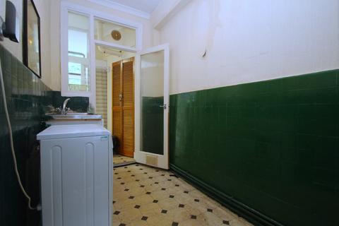 83 Cotswold Gardens, London, E6 3HX