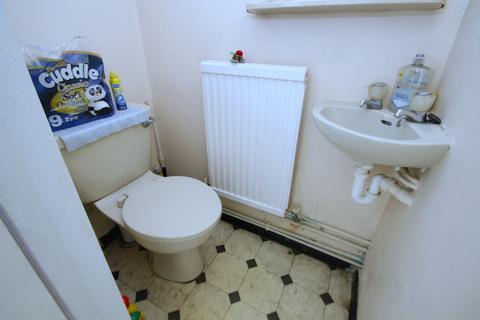 83 Cotswold Gardens, London, E6 3HX