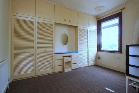 83 Cotswold Gardens, London, E6 3HX