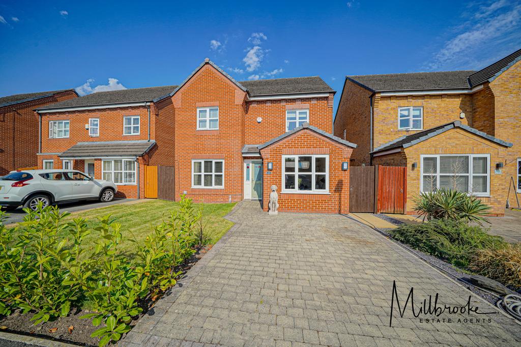 Briarwood Close, Astley, Manchester, M29 4 bed detached house £1,750