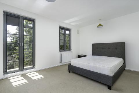 3 bedroom apartment to rent, Great Percy Street, London, WC1X