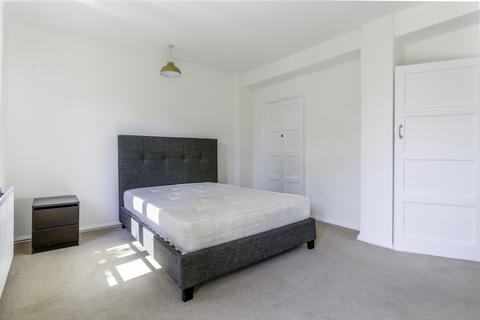 3 bedroom apartment to rent, Great Percy Street, London, WC1X