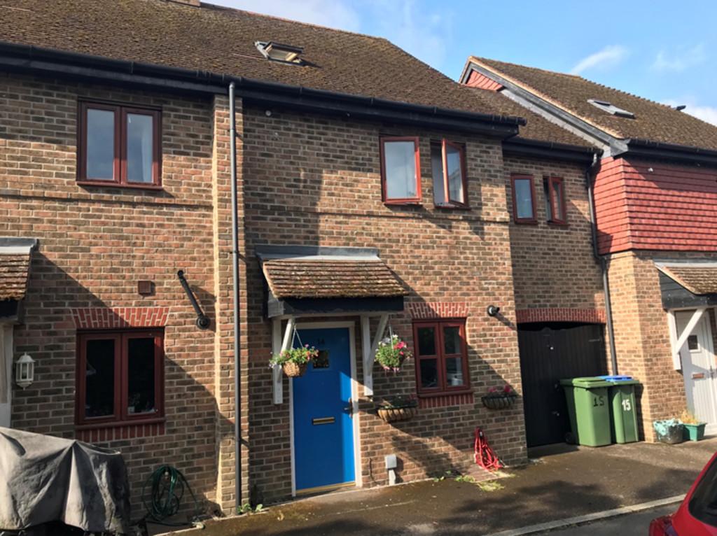 Holders Close, Billingshurst 2 bed terraced house £310,000