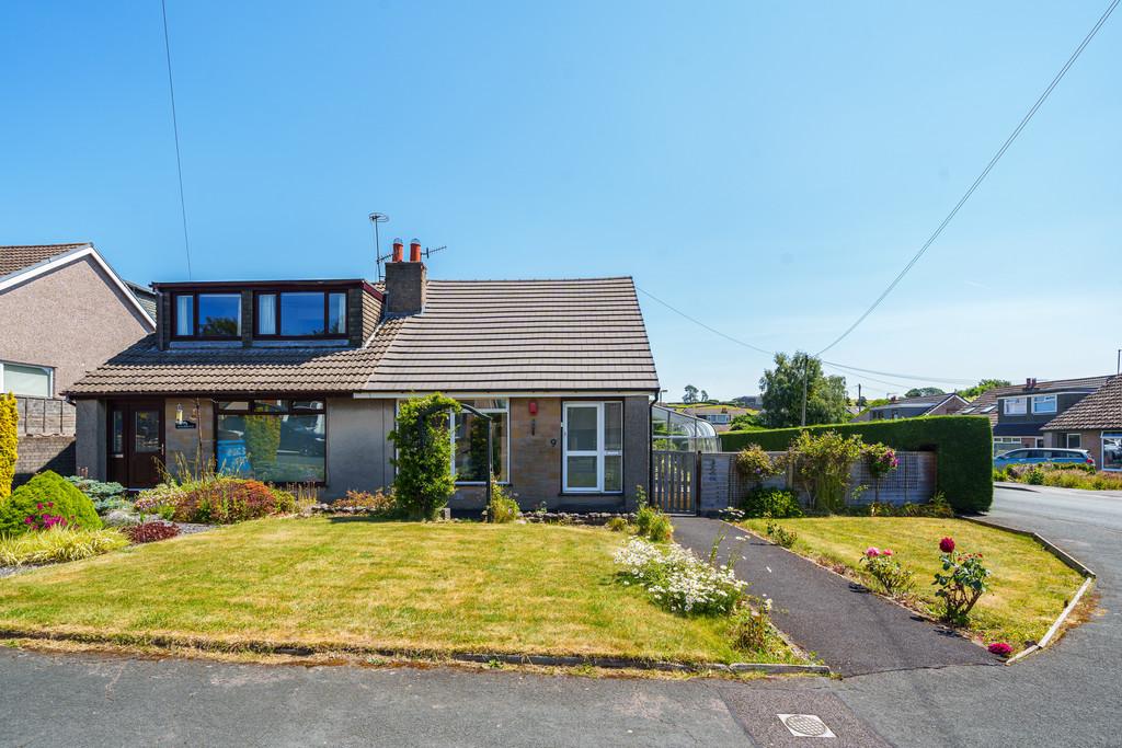 9 Bridge Road, Nether Kellet, Carnforth, Lancashire, LA6 1HH 3 bed semi