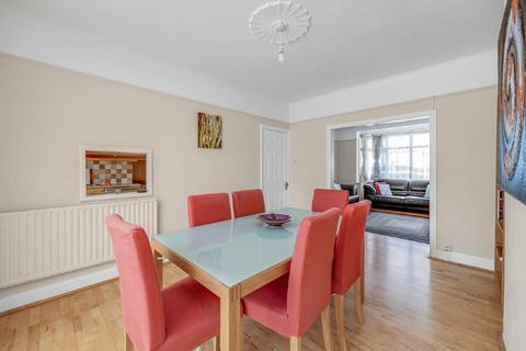 30 Crossway, London, SW20 9JA