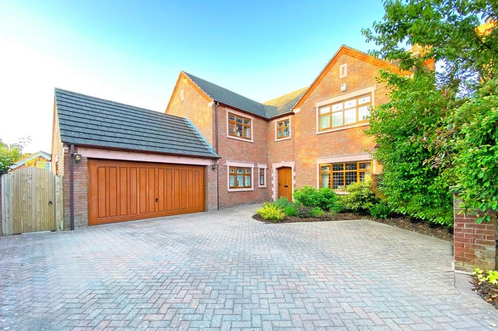 Rhodes Drive, Harrogate 5 bed detached house for sale £925,000