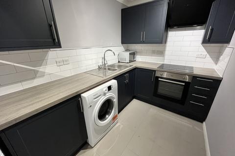 2 bedroom flat to rent, Caterham