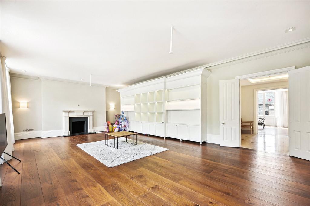Buckingham Gate, London 2 bed flat to rent £17,333 pcm (£4,000 pw)