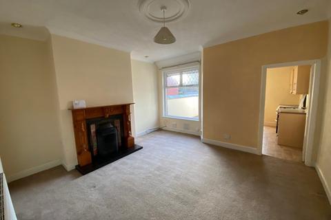 3 bedroom terraced house to rent, Nares Road, Blackburn