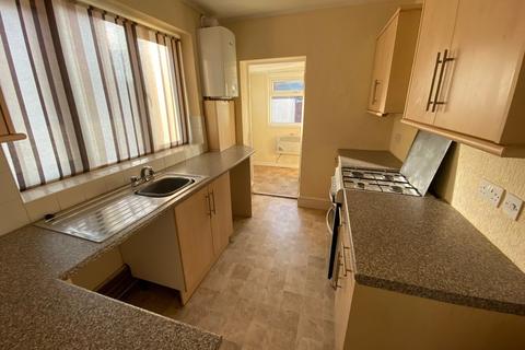 3 bedroom terraced house to rent, Nares Road, Blackburn