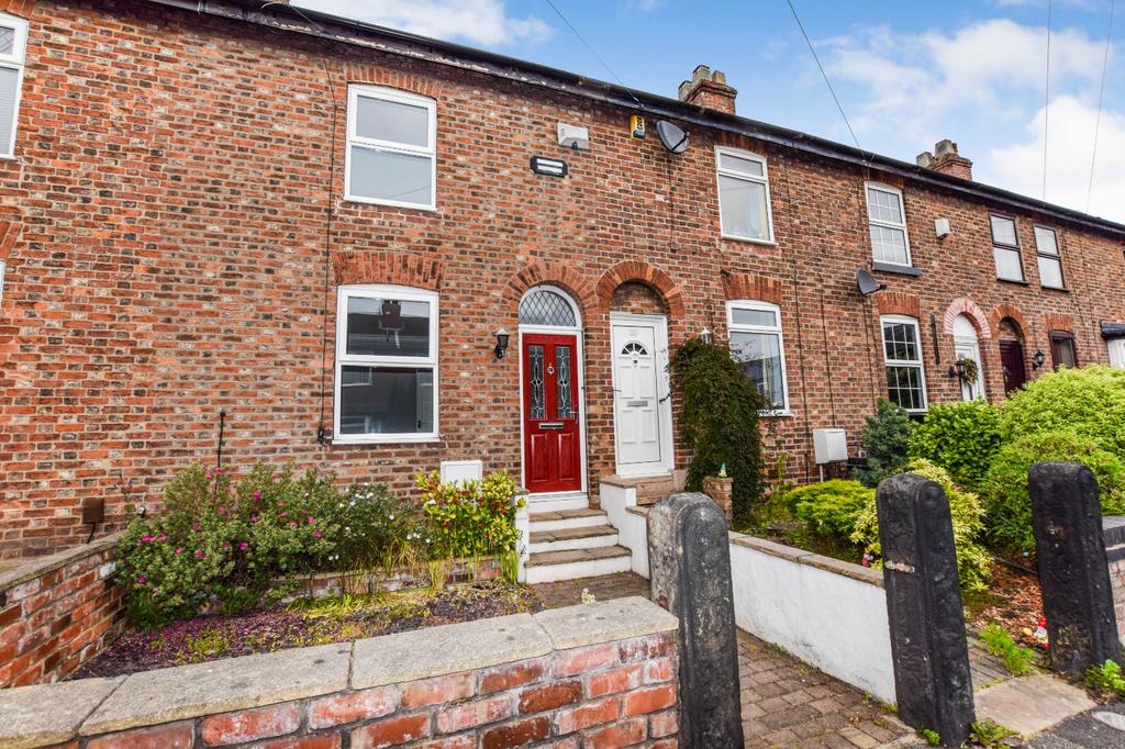 Hall Avenue, Timperley, Cheshire, WA15 2 bed terraced house £1,200