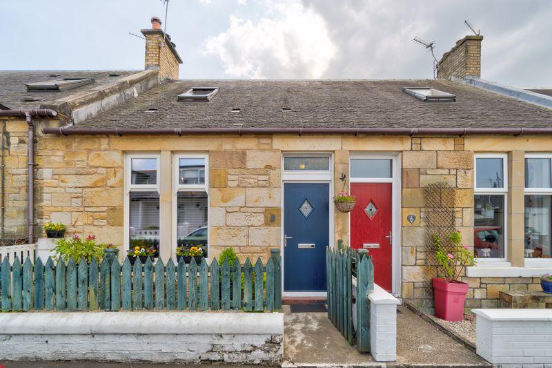 8 Hunter Street, Prestwick, KA9 1LG 2 bed cottage £175,000