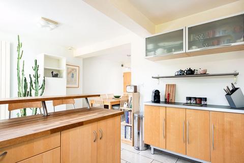 128 Southlands, Bath, BA1 4EB
