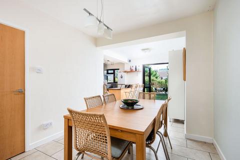 128 Southlands, Bath, BA1 4EB