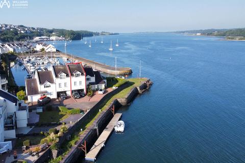 3 bedroom terraced house for sale, Hen Gei Llechi, Y Felinheli, Gwynedd, LL56