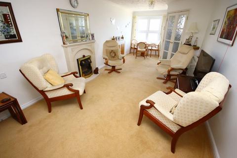 2 bedroom apartment for sale - Clarence Road, Llandudno
