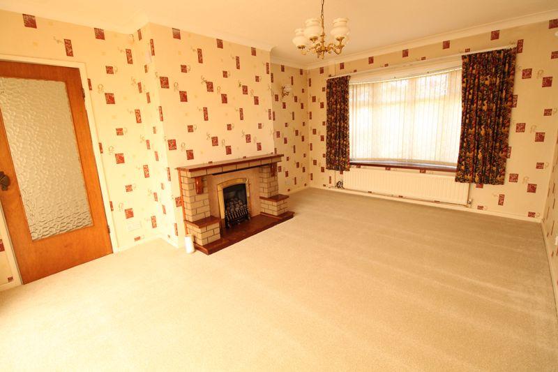 Ogley Road, Brownhills, Walsall WS8 6AP 2 bed detached bungalow for