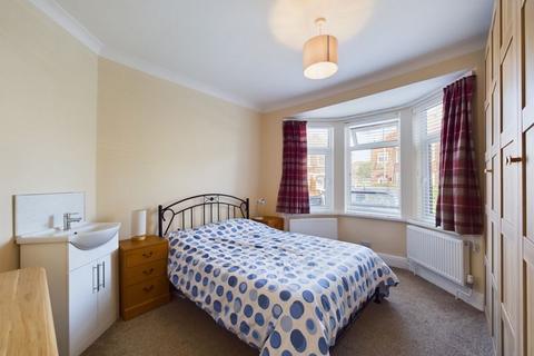 2 bedroom bungalow for sale - Bernadette Avenue, Hull