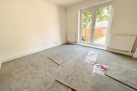 3 bedroom semi-detached house for sale, New Beacon Road, Grantham