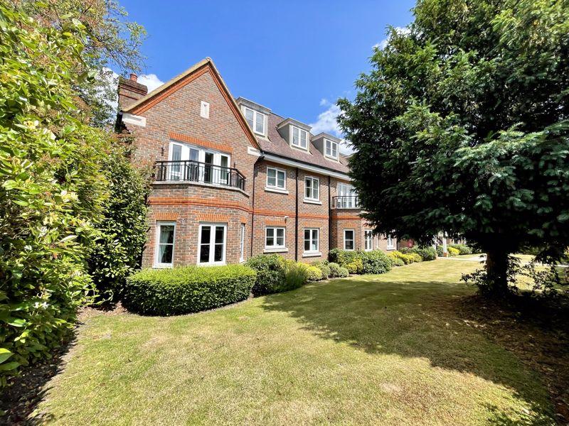 40, Gregories Road, Beaconsfield HP9 2 bed apartment for sale £625,000